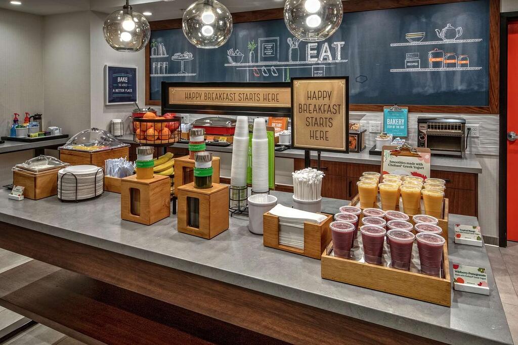 Hampton Inn Fresno Airport - thumb 1