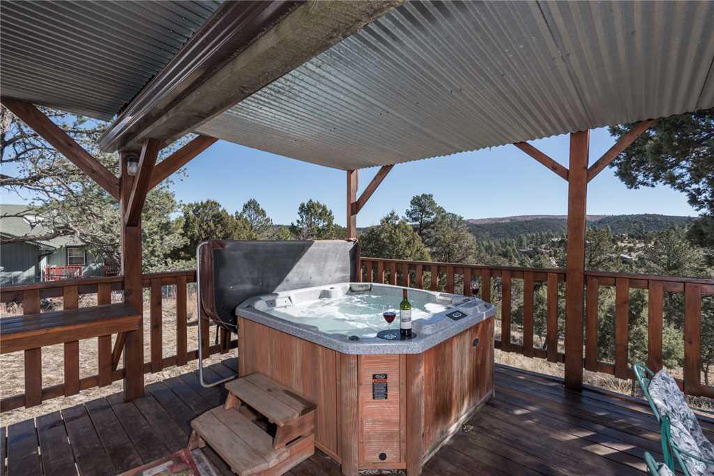 Harper Haus, 4 Bedrooms, Sleeps 10, Pet Friendly, Jacuzzi, Fenced Yard - thumb 1