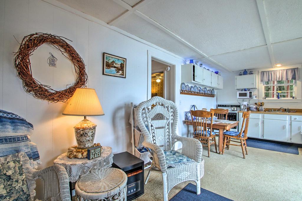 Hartford Cottage With Dock & Private BCH On Bear Pond - thumb 3