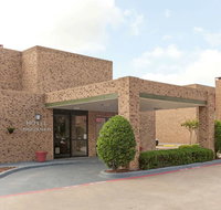 Hawthorn Suites by Wyndham Richardson - Tourism Bookings