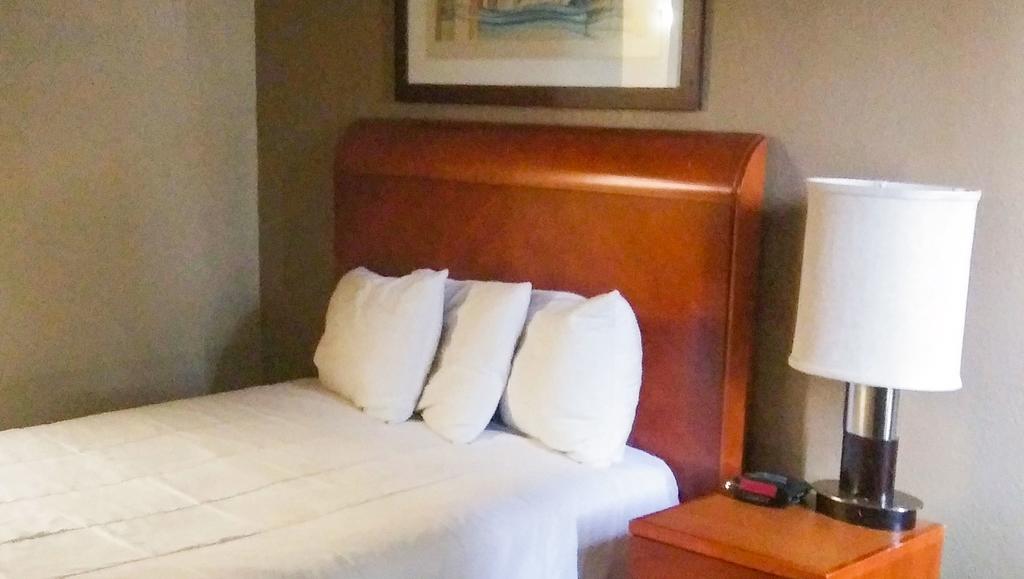 Heritage Place Inn & Suites - thumb 2