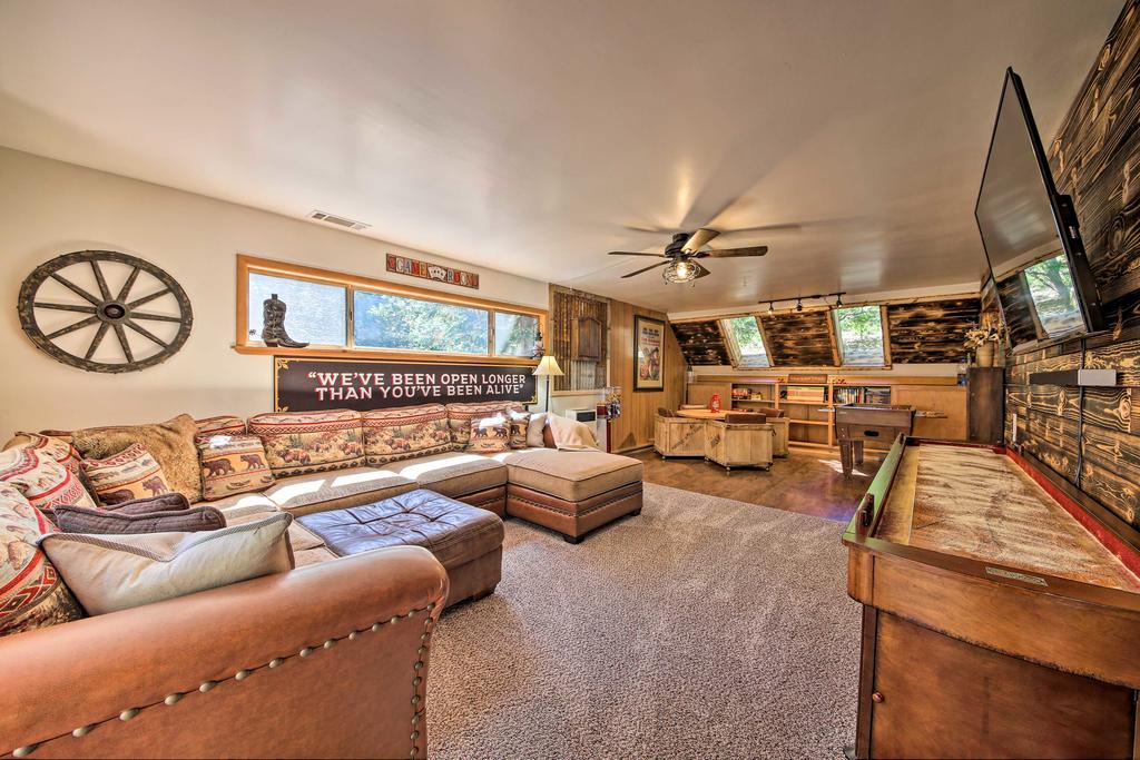 HewLander Hideaway' With Lake Arrowhead Views! - thumb 0