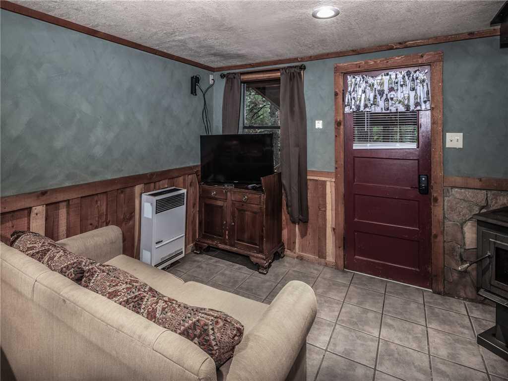 Hideaway, 1 Bedroom, Wood Burning Stove, Midtown, Sleeps 3 - thumb 2