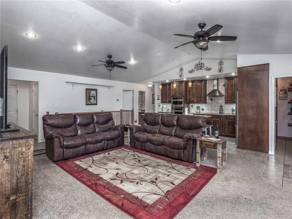 High Country Retreat, 4 BR, Deck, Game Room, Sleeps 10 - thumb 3