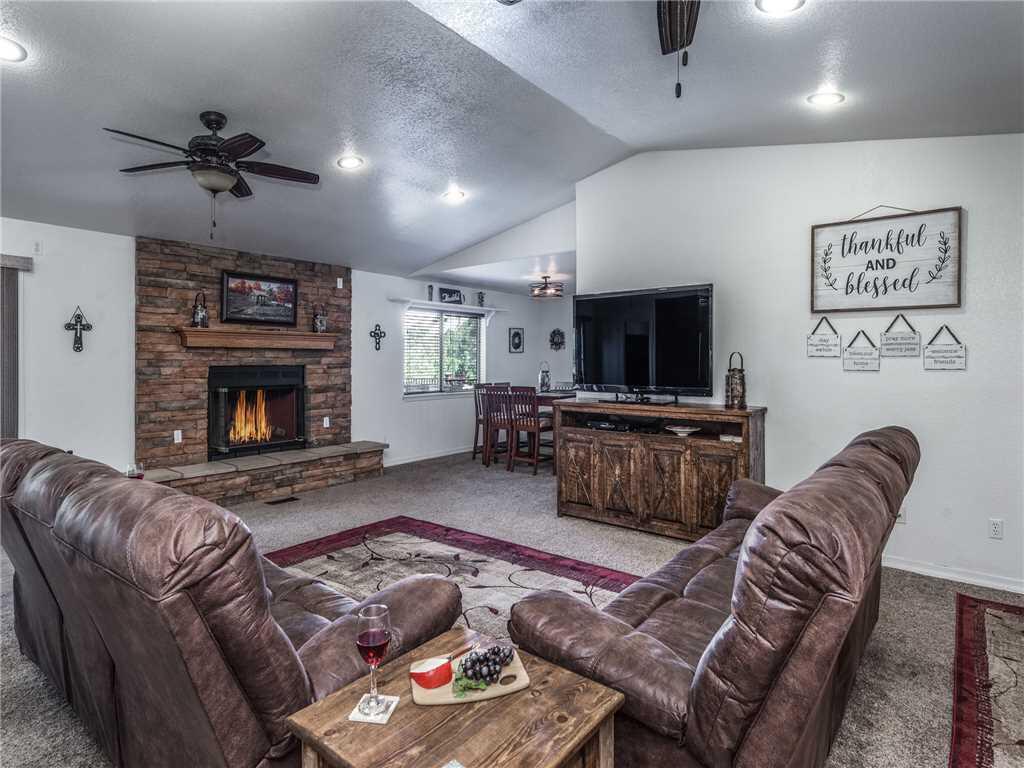 High Country Retreat, 4 BR, Deck, Game Room, Sleeps 10 - thumb 1