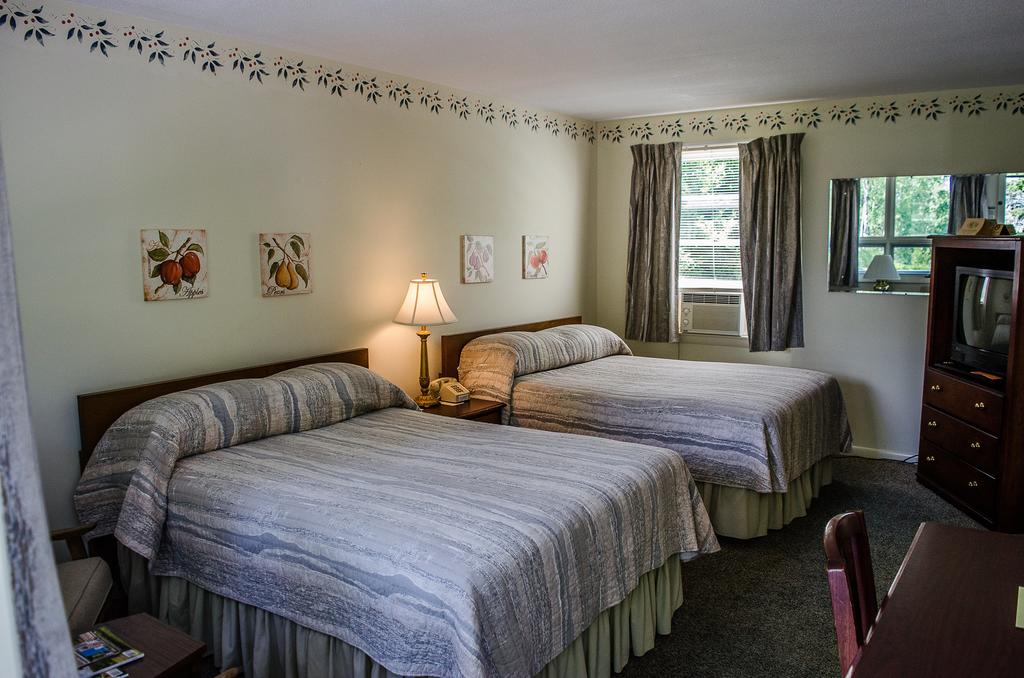 High Tide Inn On The Ocean, Motel And Cottages - thumb 0