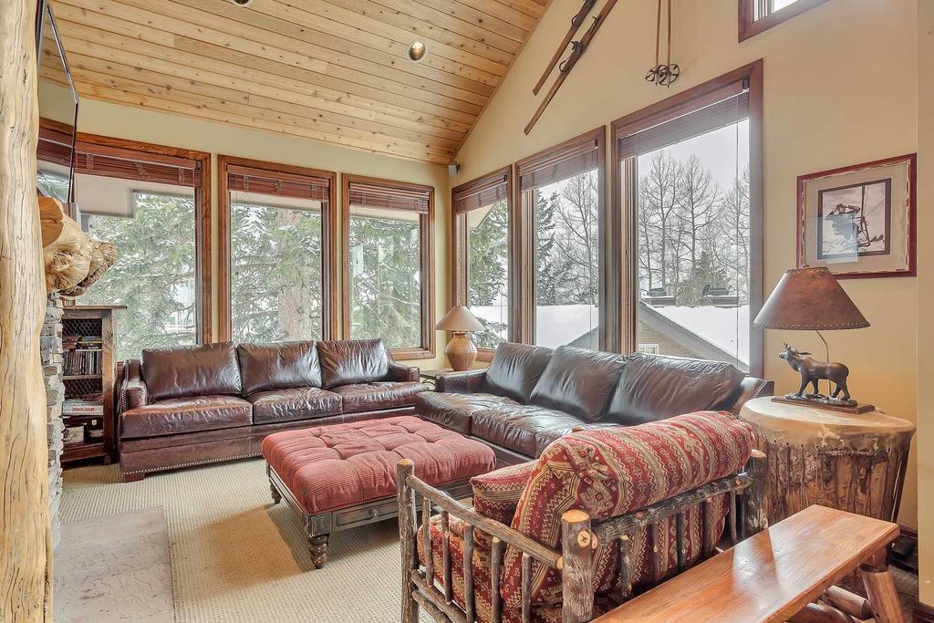 High-end Summer/winter Lodge On Slopes Of Alta - thumb 2