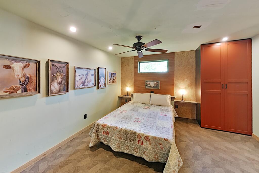 Hill Country River Oasis At The Old Goat House Cabin - thumb 1