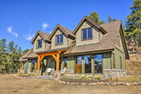 Hillside Pine Home on 12.6 Acres w/Mountain Views Hotels Santiago