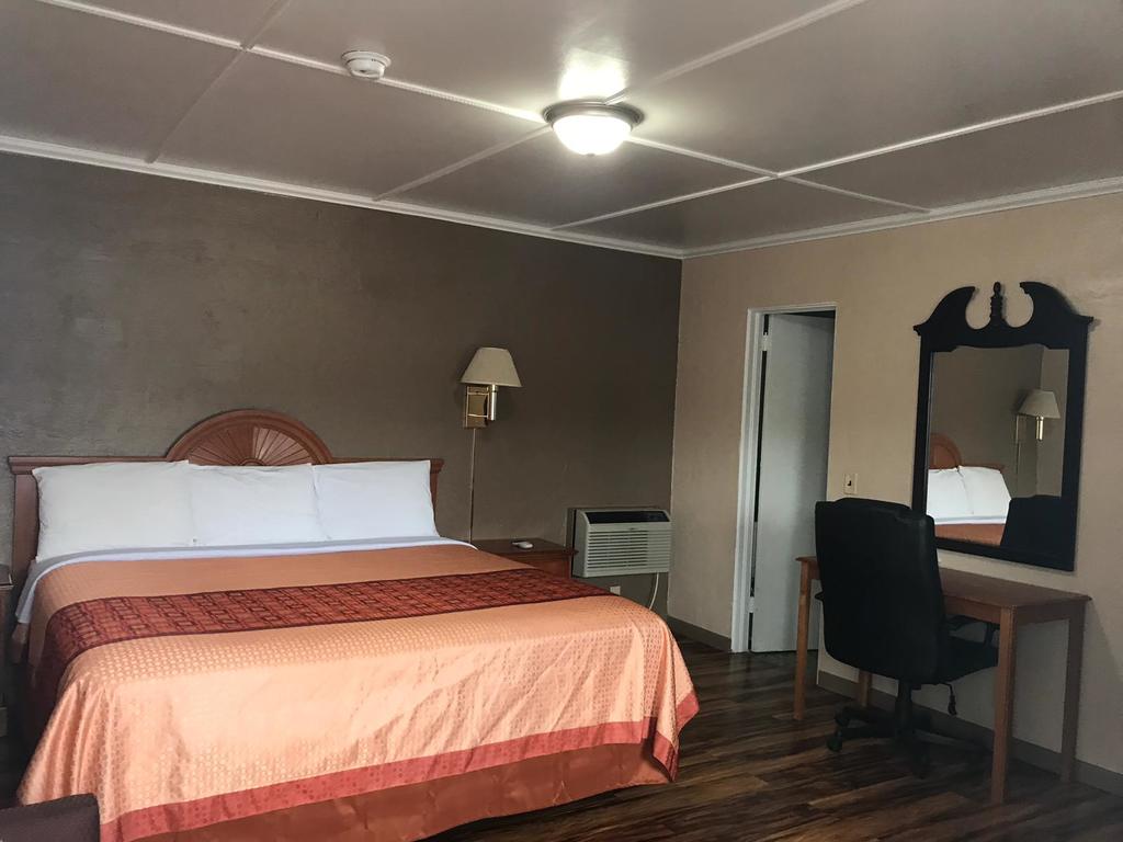 Hilltop Inn - thumb 1
