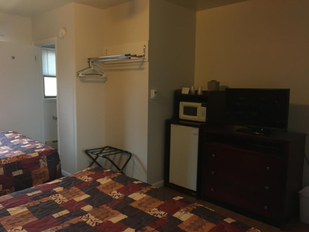 Hilltop Motel - thumb 1