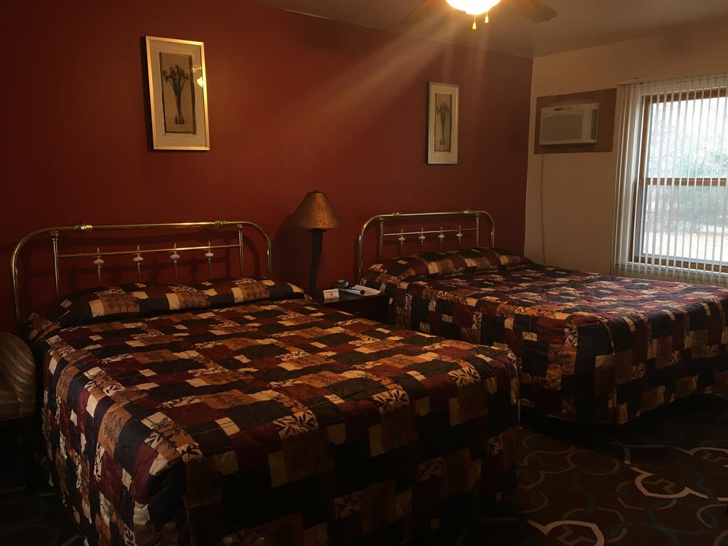 Hilltop Motel - thumb 2