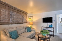 Hip Downtown Cottage - Walk to Beach Pier Dining Tourism Bookings