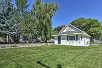 Historic Albion Mountain Cottage on Quiet Street Tourism Bookings