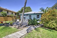 Historic Cottage 1 Mi from Lake Worth Beach Park Tourism Bookings
