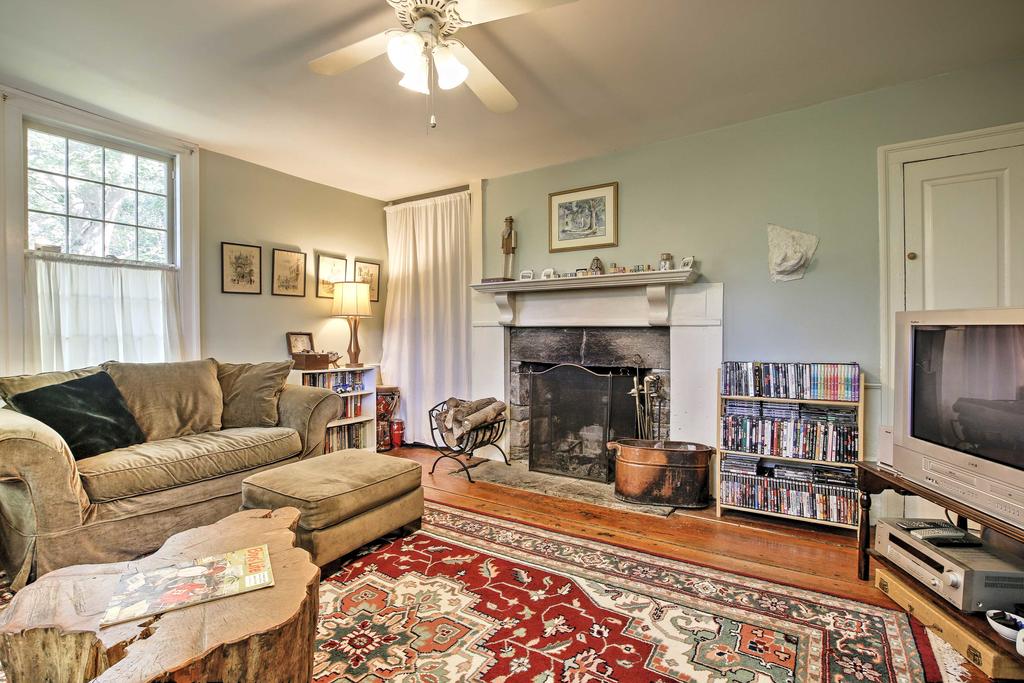 Historic Huntington Home - Walk To Westfield River - thumb 1