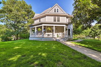 Historic Jefferson Home - Restored and Spacious USA Accommodation