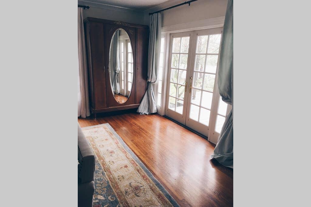 Historic Wine Country Elegance - thumb 2