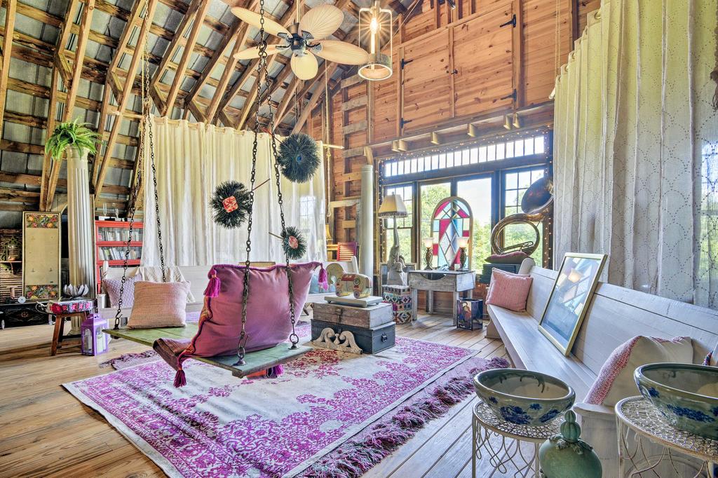 Historic Winston-Salem Guest Barn On Farm! - thumb 2