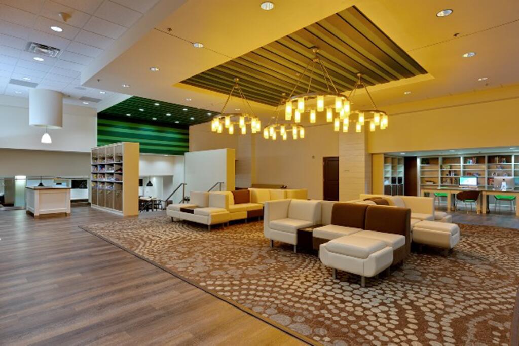 Holiday Inn Express & Suites - Ft. Smith - Airport - thumb 0
