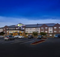 Holiday Inn Express  Suites Birmingham South - Pelham - USA Accommodation