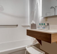 Holiday Inn Express & Suites Harrison - Tourism Bookings