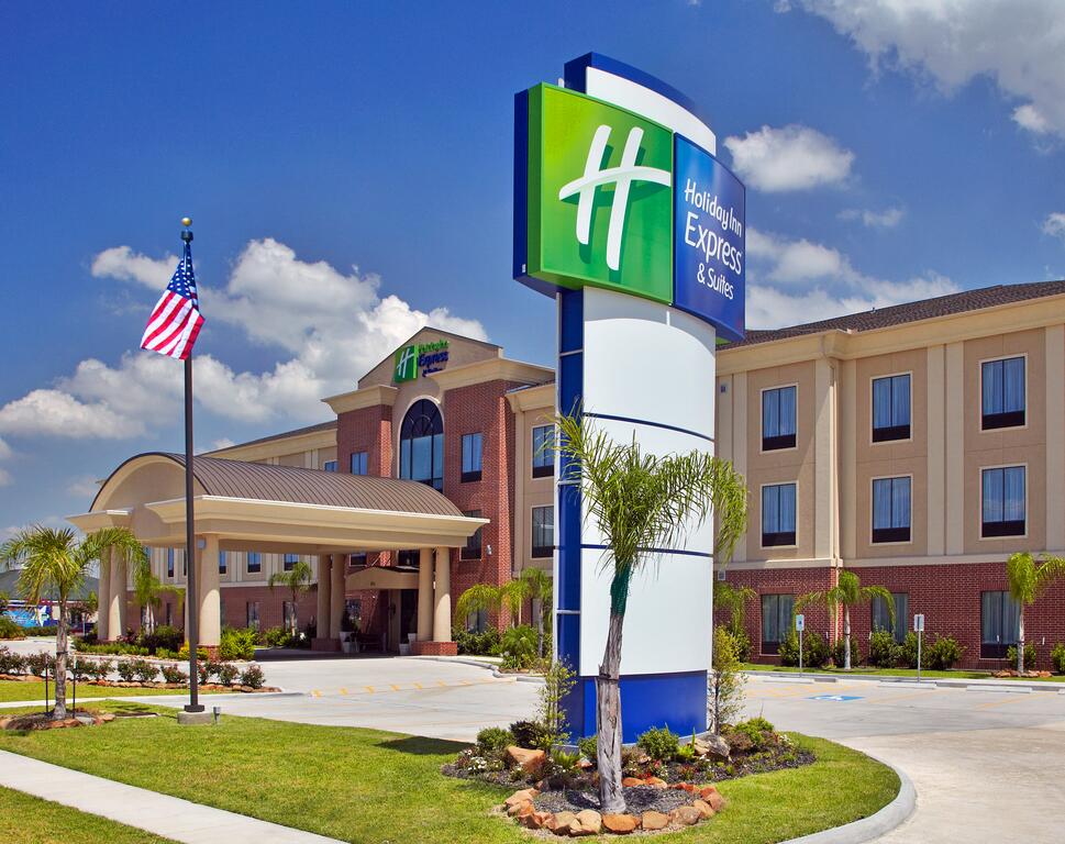 Holiday Inn Express And Suites - thumb 1