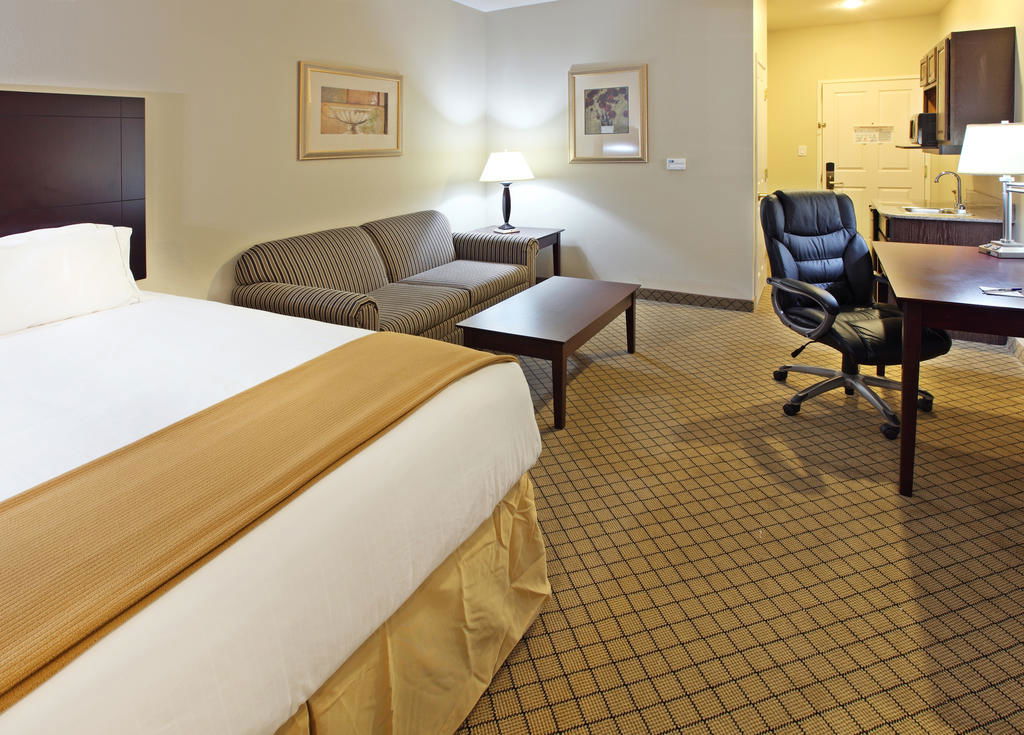 Holiday Inn Express Hotel & Suites Kilgore North - thumb 2