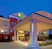 Holiday Inn Express Hotel  Suites Panama City-Tyndall - Students Accommodation