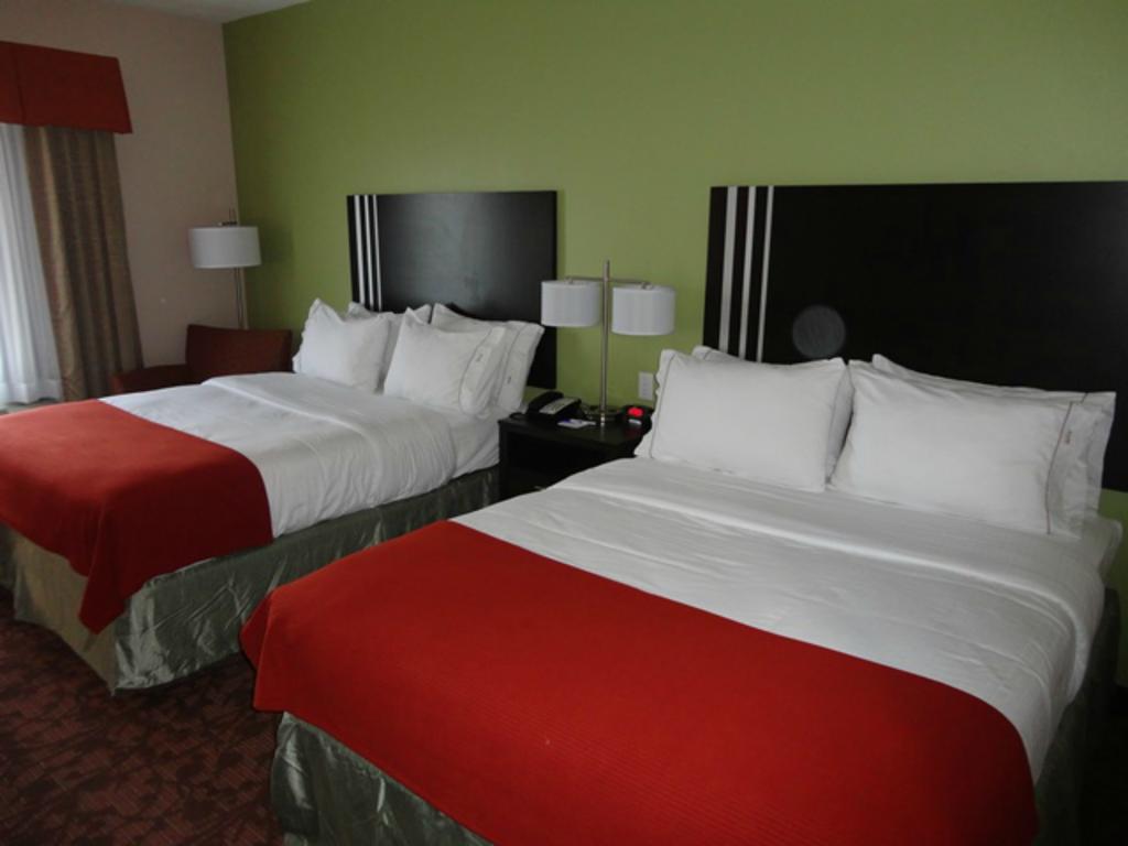 Holiday Inn Express Kenedy - thumb 2