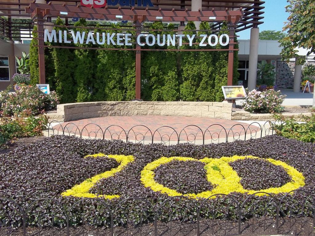 Holiday Inn Hotel Pewaukee-Milwaukee West - thumb 1