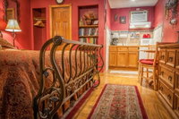 Holiday Lodge on Canyon Lake Tourism Bookings