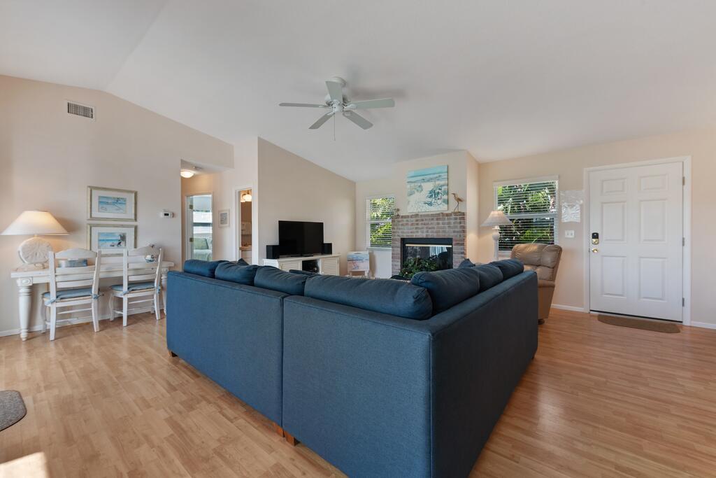 Holly Hideaway - thumb 3