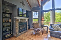 Home - Spacious Deck 1 Mi to Otter Falls Trail USA Accommodation