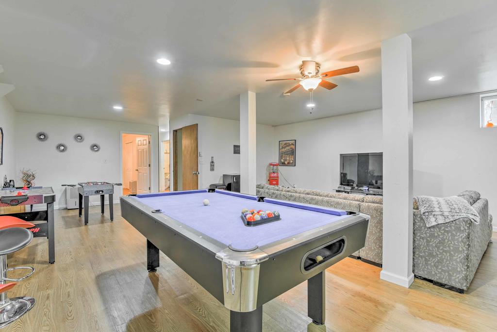 Home With Games & Pool Access About 3Mi To Bushkill Falls - thumb 3