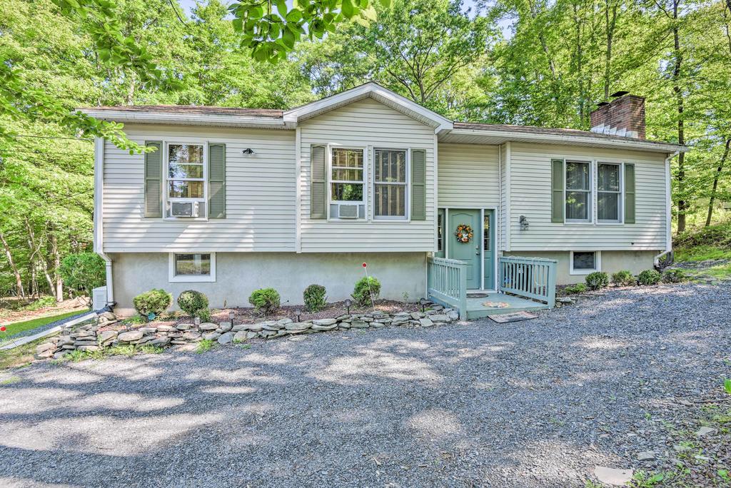 Home With Games & Pool Access About 3Mi To Bushkill Falls - thumb 2