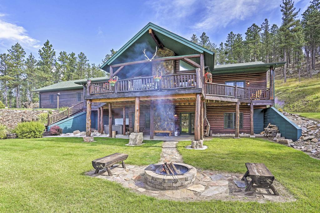 Home With Hot Tub&Pond, 15 Mi To Custer St Park - thumb 0