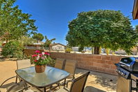 Home with Sunroom - 5 Mi to Joshua Tree Nat'l Park Tourism Bookings