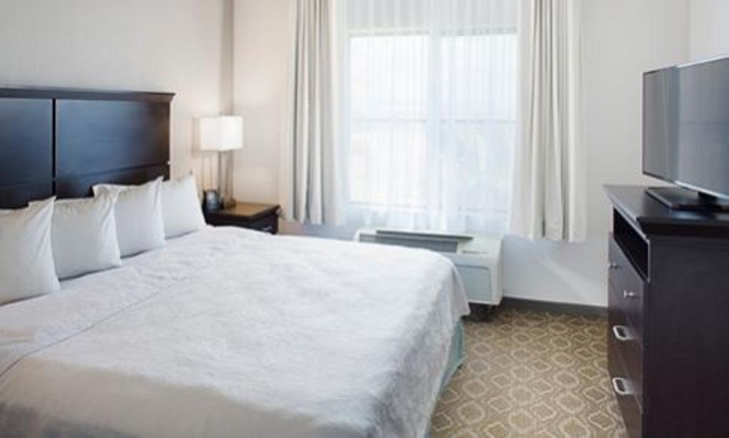 Homewood Suites- Lancaster- California - thumb 2