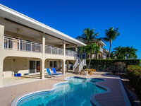 Hook Wine  Sinker 3 Bed 3 Bath with Pool  Jacuzzi USA Accommodation