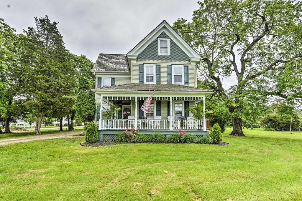 Horse Friendly Williamstown Farmhouse-Near Main St - thumb 0