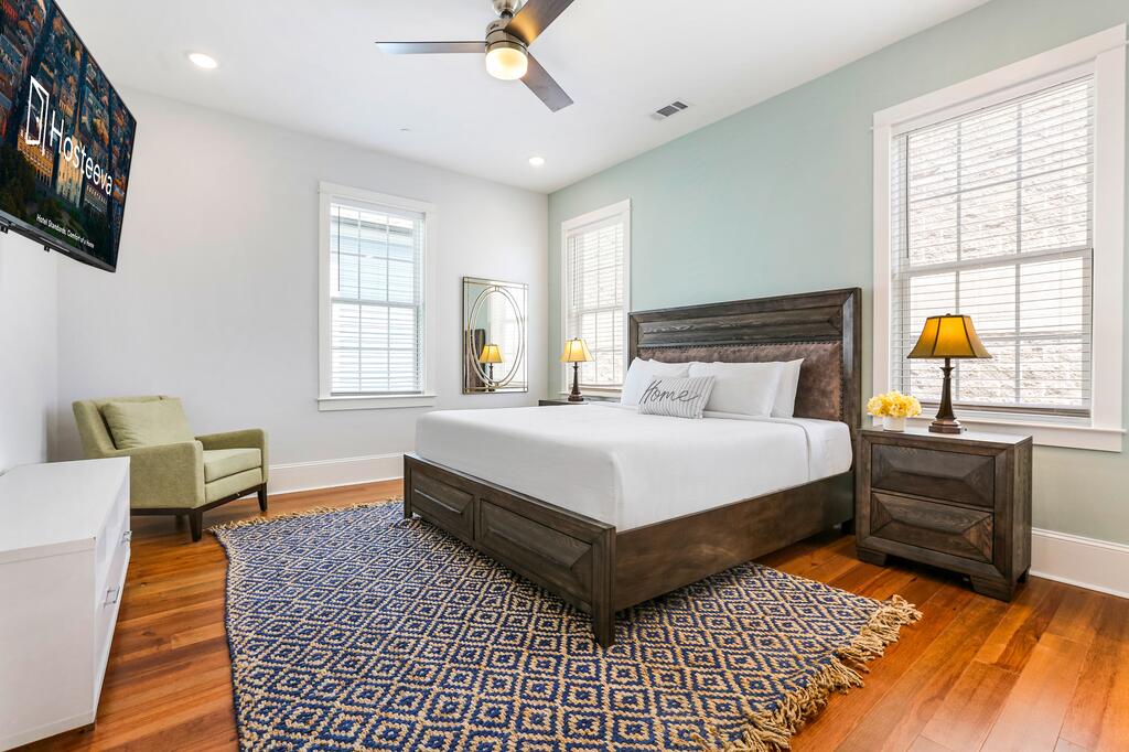 Hosteeva Brand New Condo With A Pool Steps To St Charles Ave - thumb 2