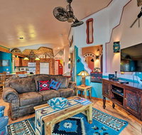 House on 1/2 Acre  30 Min to Taos Ski Valley! - Students Accommodation