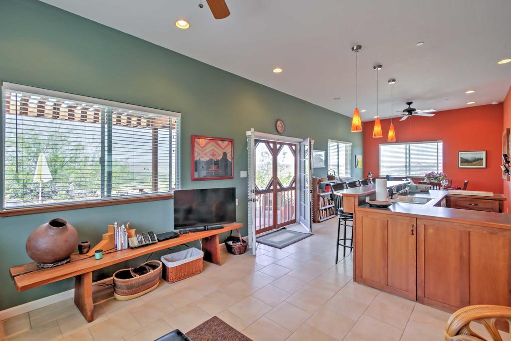 House On 2.5 Acres Near Entrance To Joshua Tree! - thumb 3