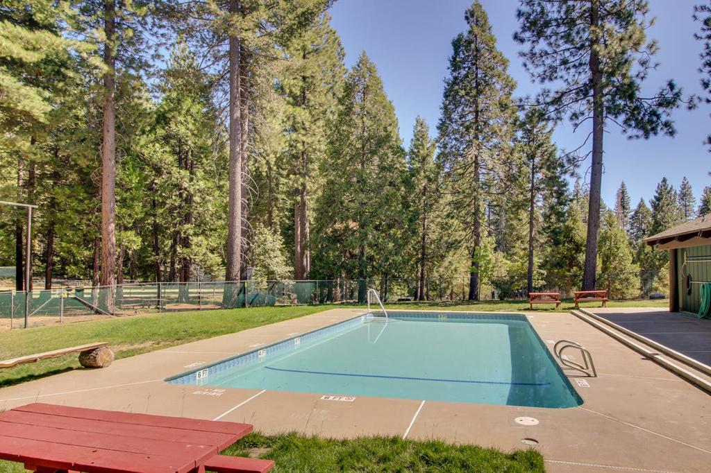 Huckleberry Hideaway - thumb 2