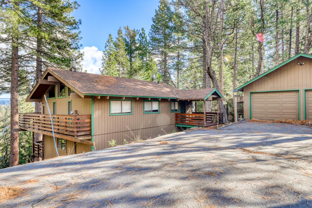 Huckleberry Hideaway - thumb 1