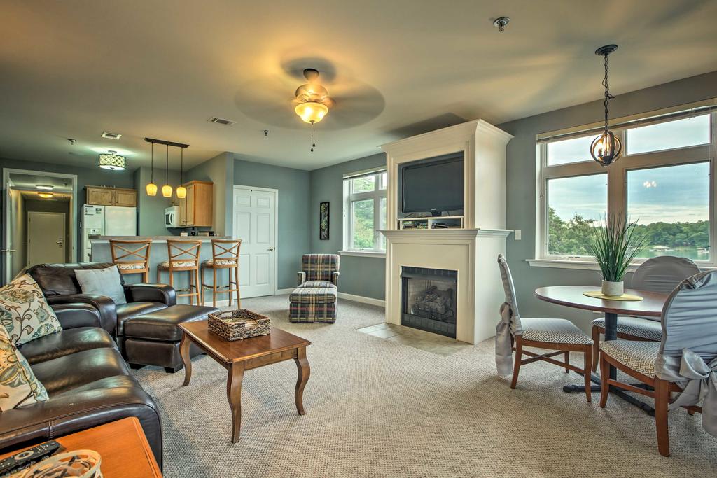 Huddleston Condo With Balcony On Smith Mountain Lake - thumb 2