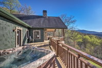 Huge Mountain-View Home 15 Mins to Asheville Tourism Bookings