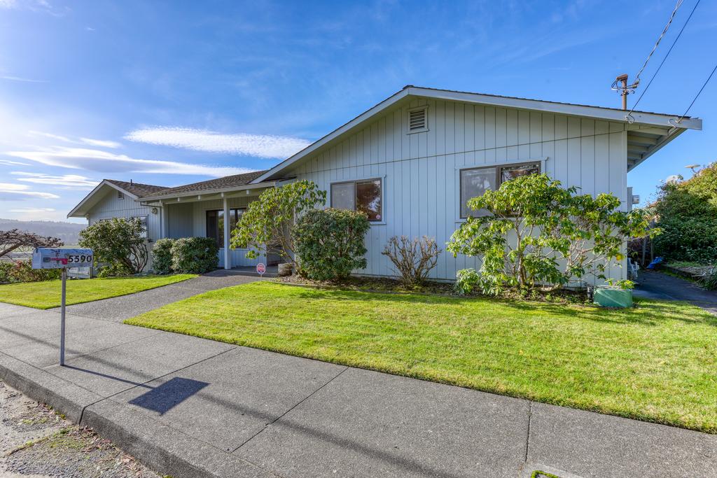 Humboldt Bay Retreat - thumb 2