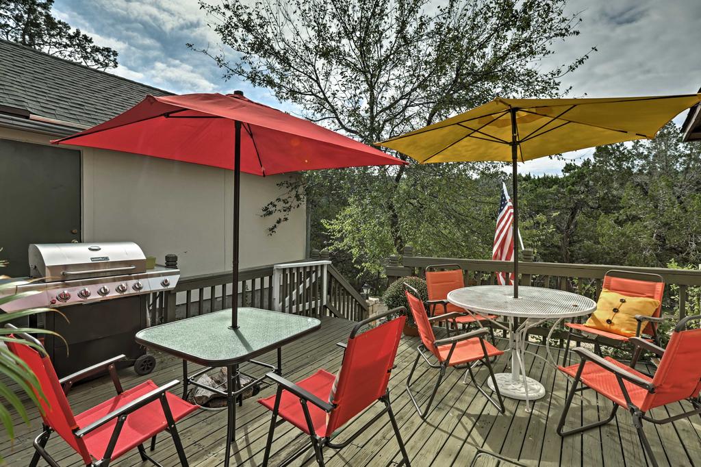 Hunt Home With Deck & 2 Kayaks On The Guadalupe River - thumb 1